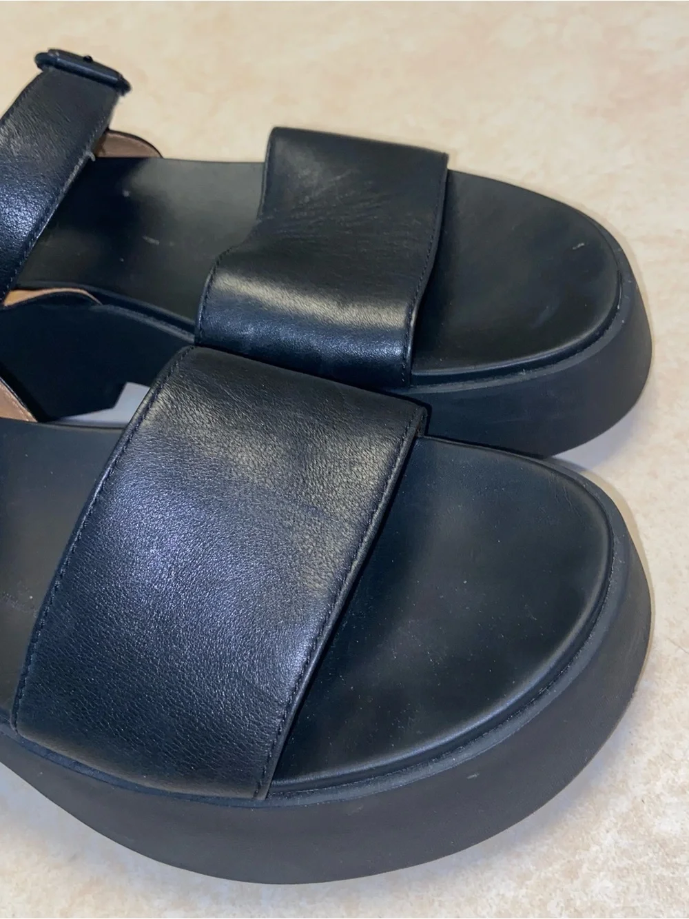 Camper shoes Womens Size 41 Black Platform Sandals Buckle Strap Leather Tasha